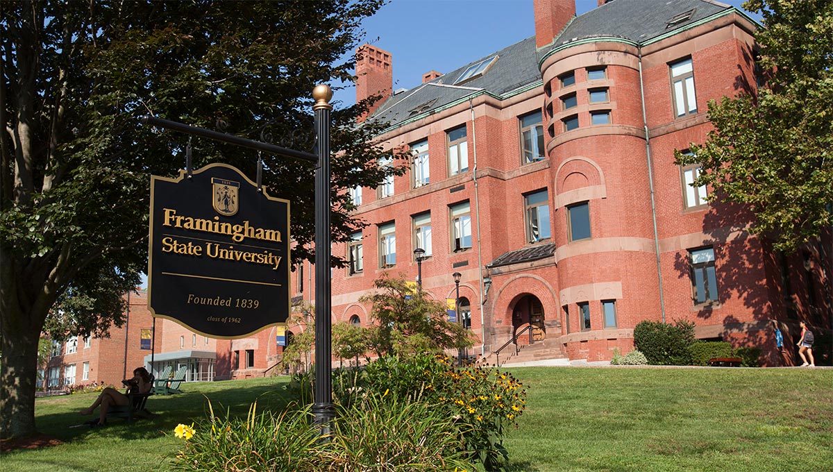 Photo of Framingham State University campus