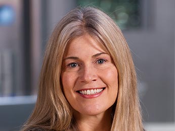 Headshot of Ro Kinzler